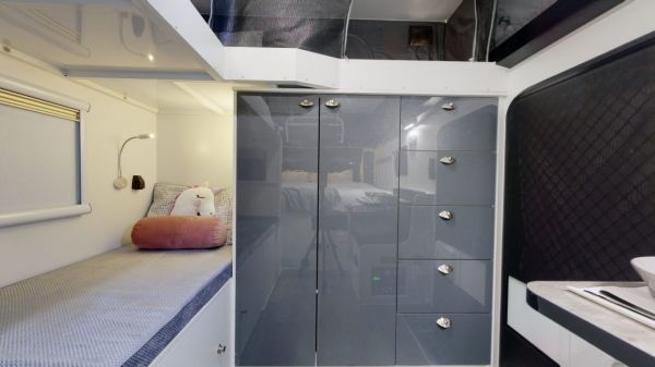 2023 Swag SCT13-Explorer Family Hybrid Caravan image