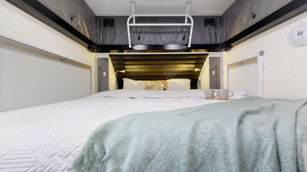 2023 Swag SCT13-Explorer Family Hybrid Caravan image