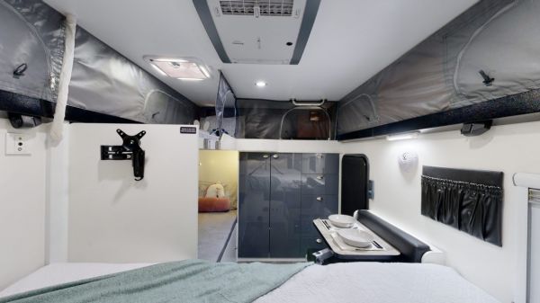 2023 Swag SCT13-Explorer Family Hybrid Caravan image