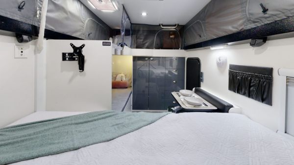 2023 Swag SCT13-Explorer Family Hybrid Caravan image