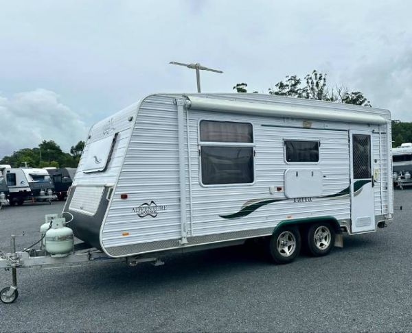 2009 Vanguard Caravans Yarra Sleep 3 Caravan 18' REAR L SHAPE image