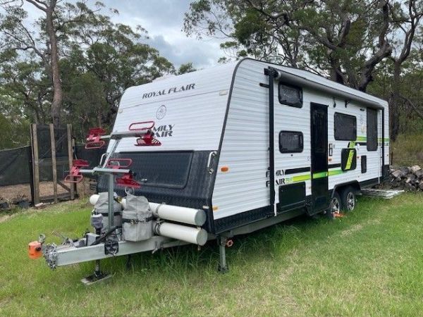 2015 Royal Flair Family Flair Caravan image