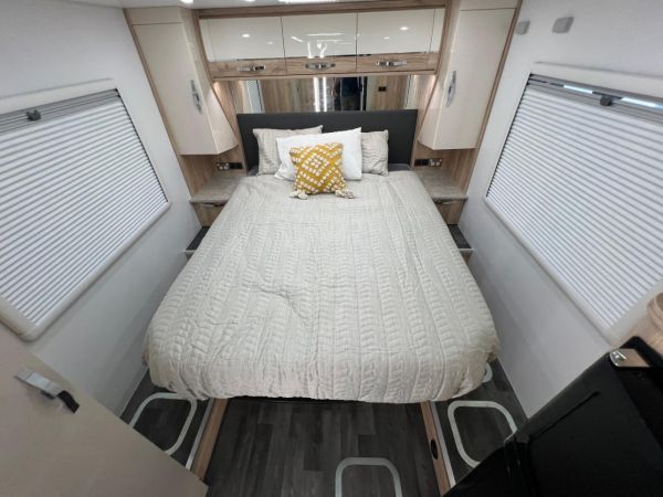 2025 Avan Ovation M6 Island bed ( Available Now ) image
