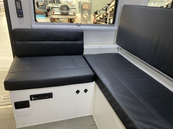 2023 Swag SCT13-D Hybrid Caravan image