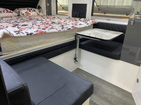 2023 Swag SCT13-D Hybrid Caravan image