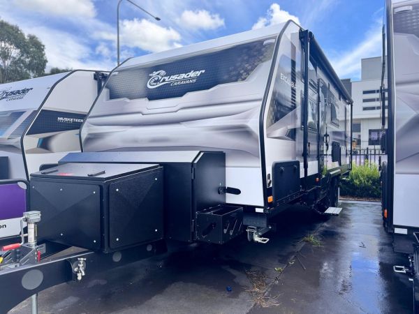 2025 Crusader EXCALIBUR CASTLE MY25 OFF-ROAD TRIPLE BUNK FAMILY VAN image