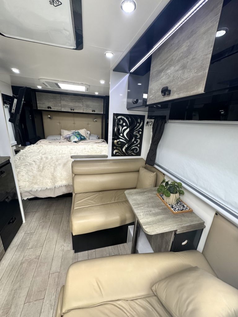 Image for 2019 Royal Flair PIAZZA Caravan 1