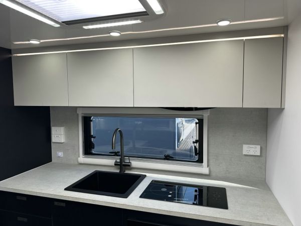 2025 Lotus Trooper Tr21Cl Caravan 21' image