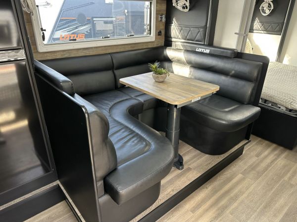 2023 Lotus Hollywood Hw24 Caravan 24' image
