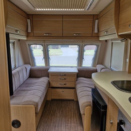 2014 Compass Omega 550 Caravan image