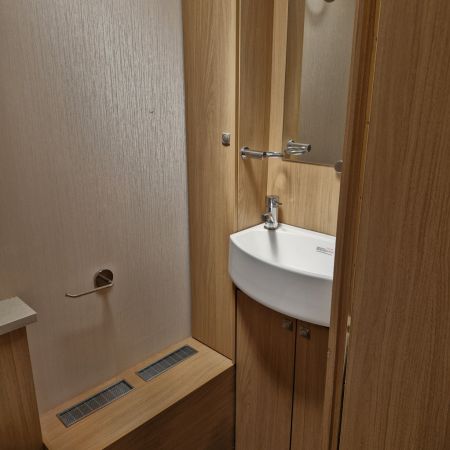 2014 Compass Omega 550 Caravan image