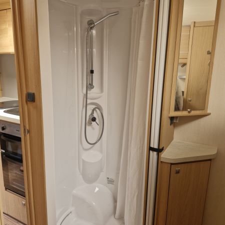 2014 Compass Omega 550 Caravan image