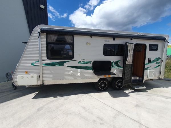 2013 Coromal Element Caravan 632S image