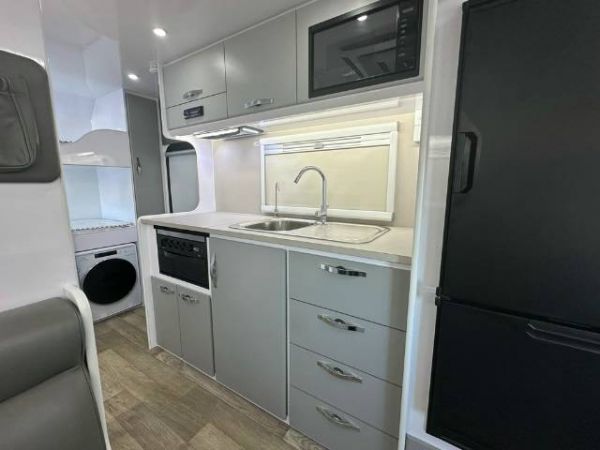2025 Snowy River Srt18F Off Road Caravan AVAILABLE NOW image