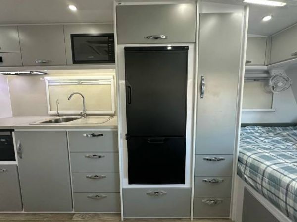 2025 Snowy River Srt18F Off Road Caravan AVAILABLE NOW image