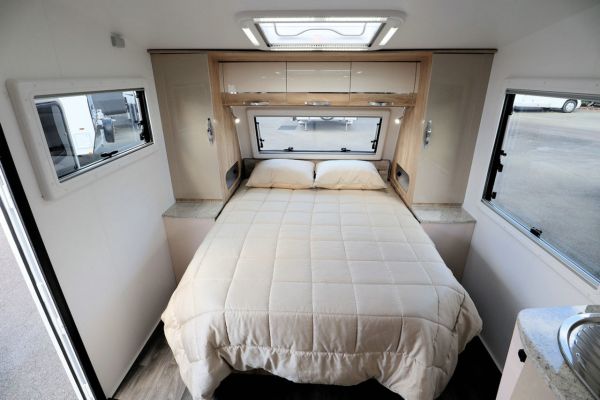 2025 Avan Aspire Caravan 555-1 image