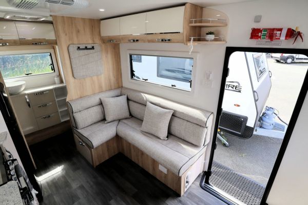 2025 Avan Aspire Caravan 555-1 image