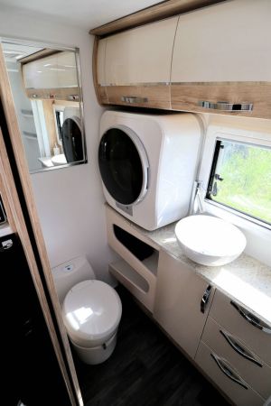 2025 Avan Aspire Caravan 555-1 image