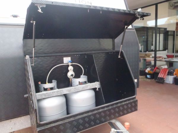 *** REDUCED PRICE *** 2018 Coromal Element 632 Caravan image