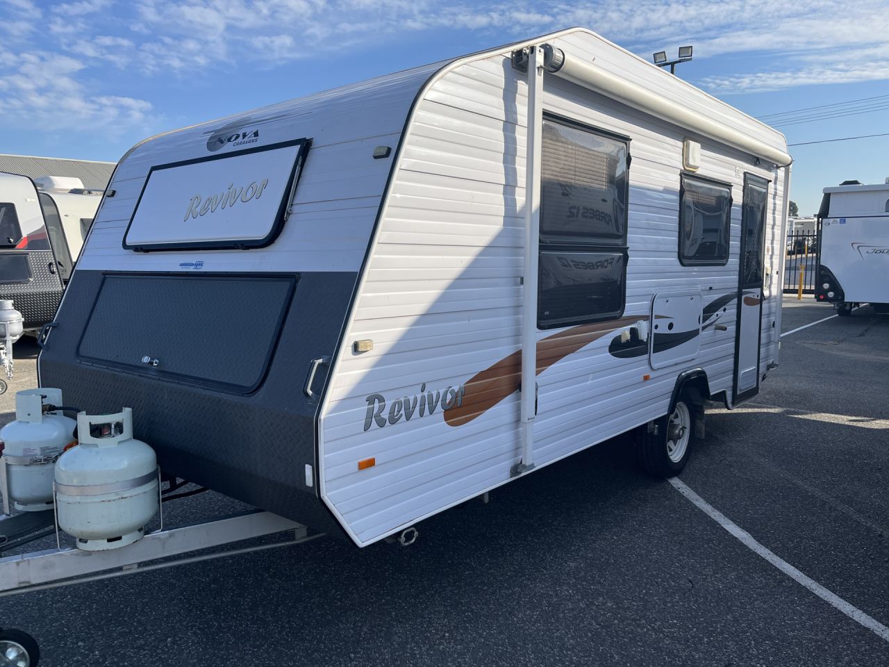 Image for 2009 Nova Caravans REVIVOR Caravan 0