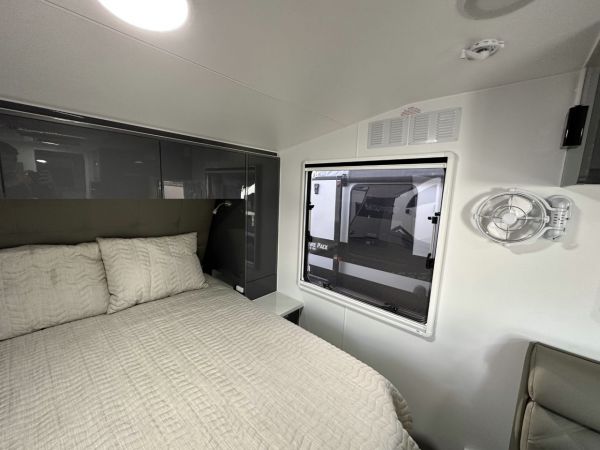 2025 Goldstream 1760 Rhino 3T Caravan 17'6 image