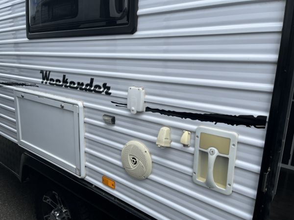 2016 Regent Caravans Weekender Caravan image