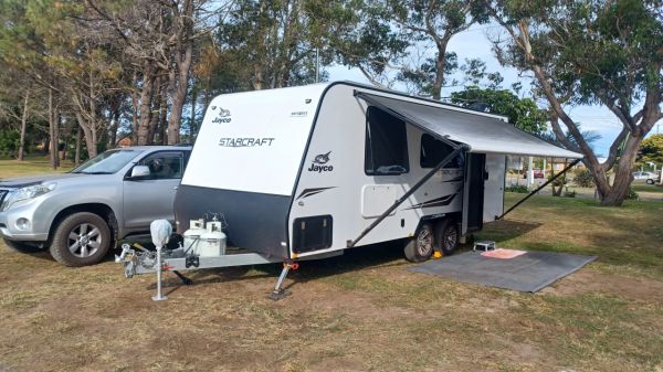 2022 Jayco Starcraft 19.61-2 Caravan image