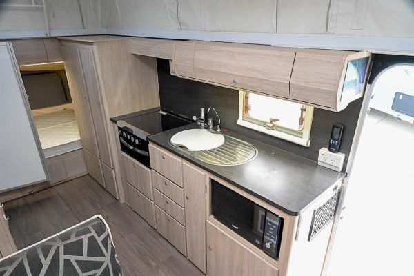 2015 Jayco Expanda Outback Caravan image