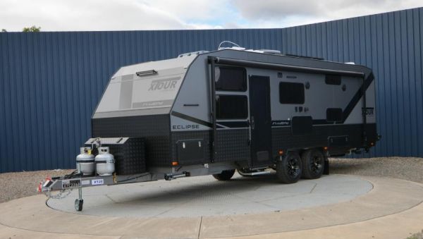 2025 XTour Eclipse 23' Family Edition On Road image