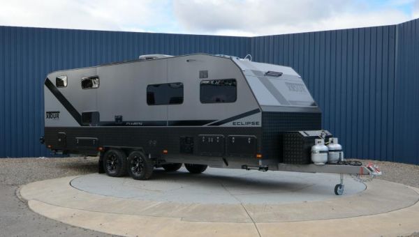 2025 XTour Eclipse 23' Family Edition On Road image