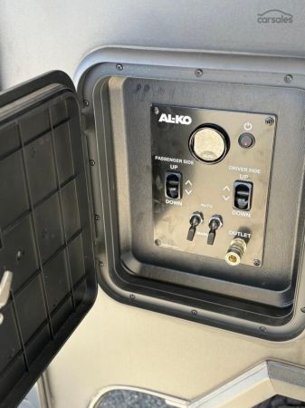 2025 Royal Flair DESIGNER SERIES image