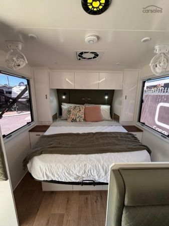 2025 Royal Flair DESIGNER SERIES image