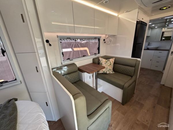 2025 Royal Flair DESIGNER SERIES image