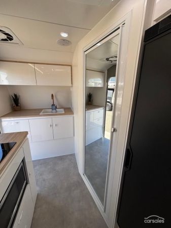 2025 Royal Flair RAZOR XT image