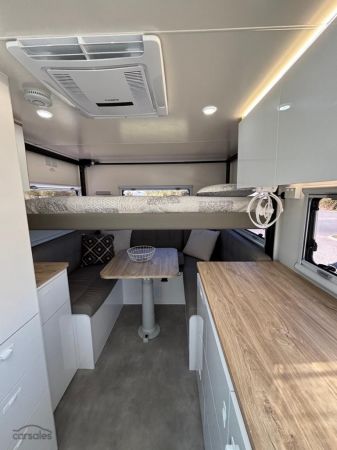 2025 Royal Flair RAZOR XT image