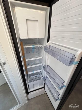 2025 Royal Flair RAZOR XT image