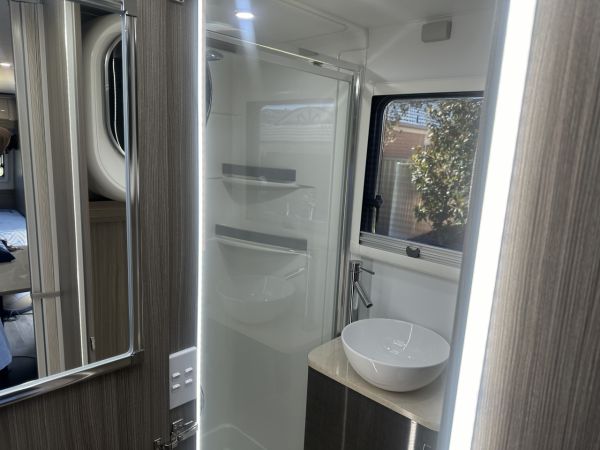 2021 Golf Tourer Caravan image
