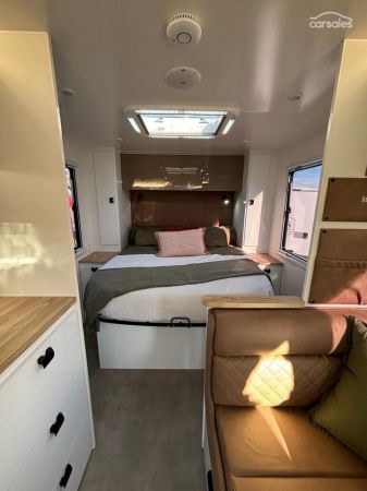 2025 Royal Flair PIAZZA image