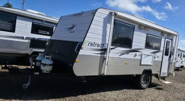 2014 Retreat Keppel Full Ensuite OFF ROAD CARAVAN SINGLE AXLE image