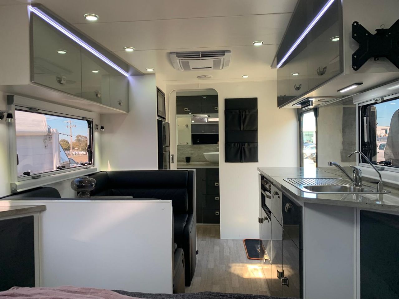 Image for 2024 Design RV CRX V1-1 SEMI OFF-ROAD 30