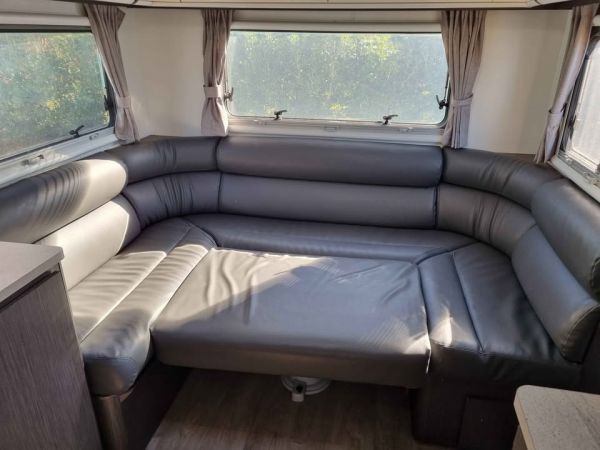 2019 Jayco Journey 22'6 Club Lounge Caravan image