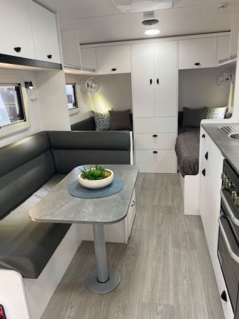 2025 Viscount V1 Straight Lounge Caravan image