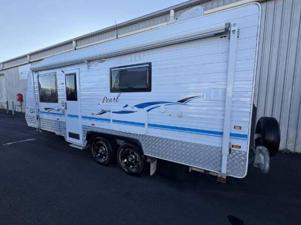 2013 Atlantic Pearl Caravan image