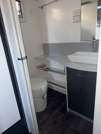 *** Reduced Price *** 2019 New Age Road Owl 18 BE Caravan image