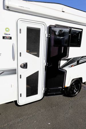2025 Avan Aspire Caravan 499 image
