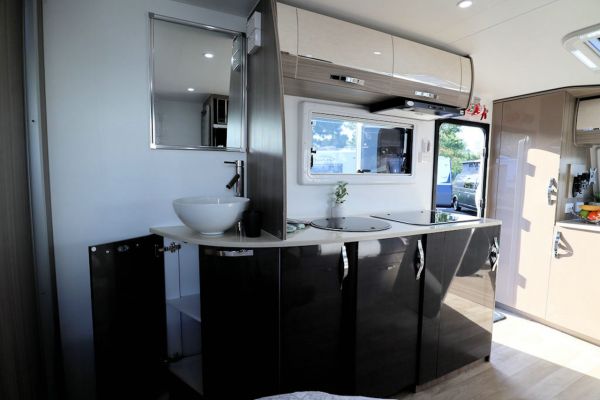 2025 Avan Aspire Caravan 499 image