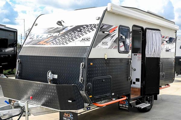 2022 Mdc Xt16Hr Island Caravan image
