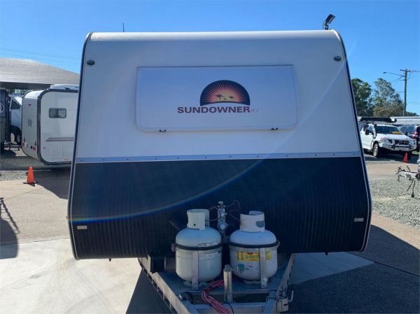 2014 Goldstar Sundowner RV Caravan image