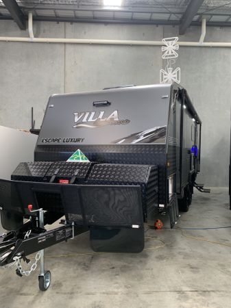 2025 Villa ESCAPE LUXURY 21.6 Couples Caravan image