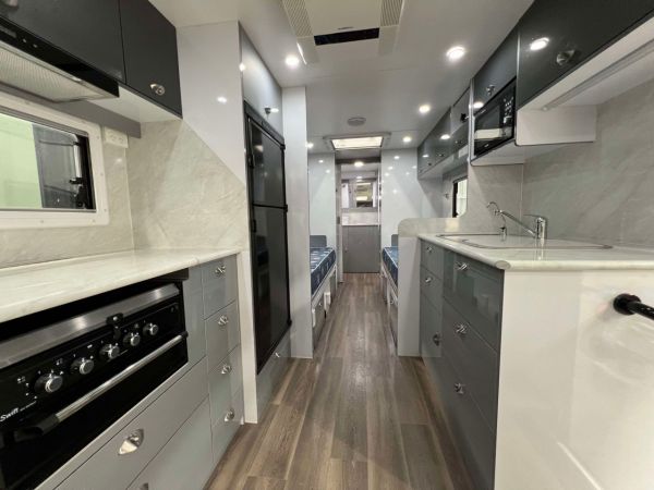 2020 Roma ELEGANCE Caravan image